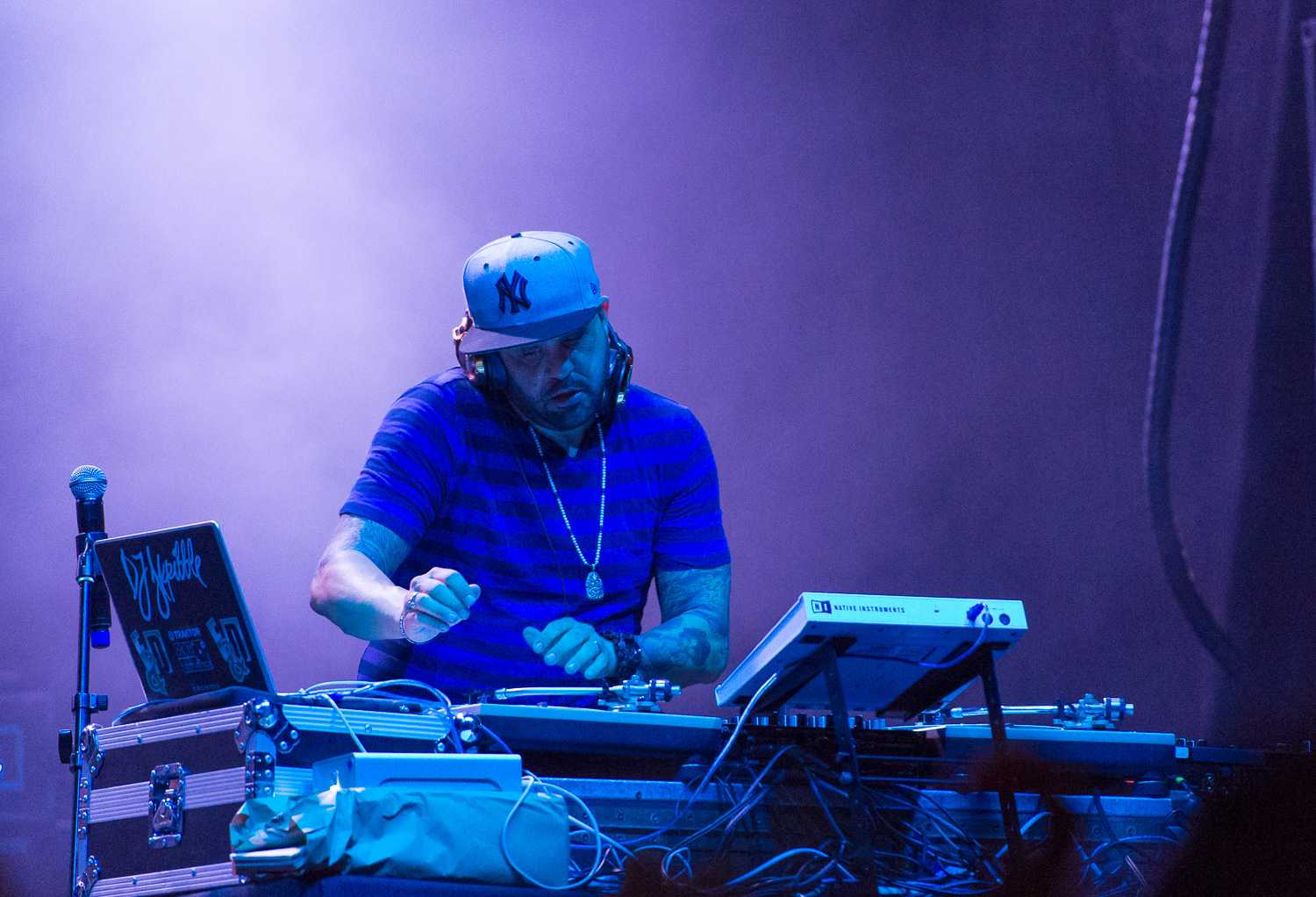 Dj Skribble opens for Jay Sean and T-Pain at FAU’s annual Homecoming concert the Owl Prowl, on Wednesday Oct. 29.  [ Max Jackson | Photo Editor ]