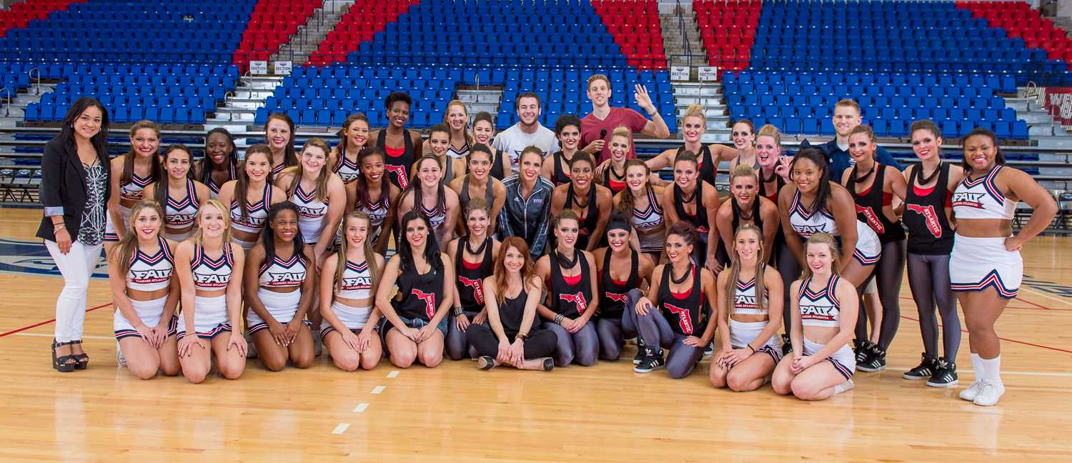 The FAU Dance & Cheer teams pose for a group photo at the end of the 2015 FAU Dance Team Showcase. 