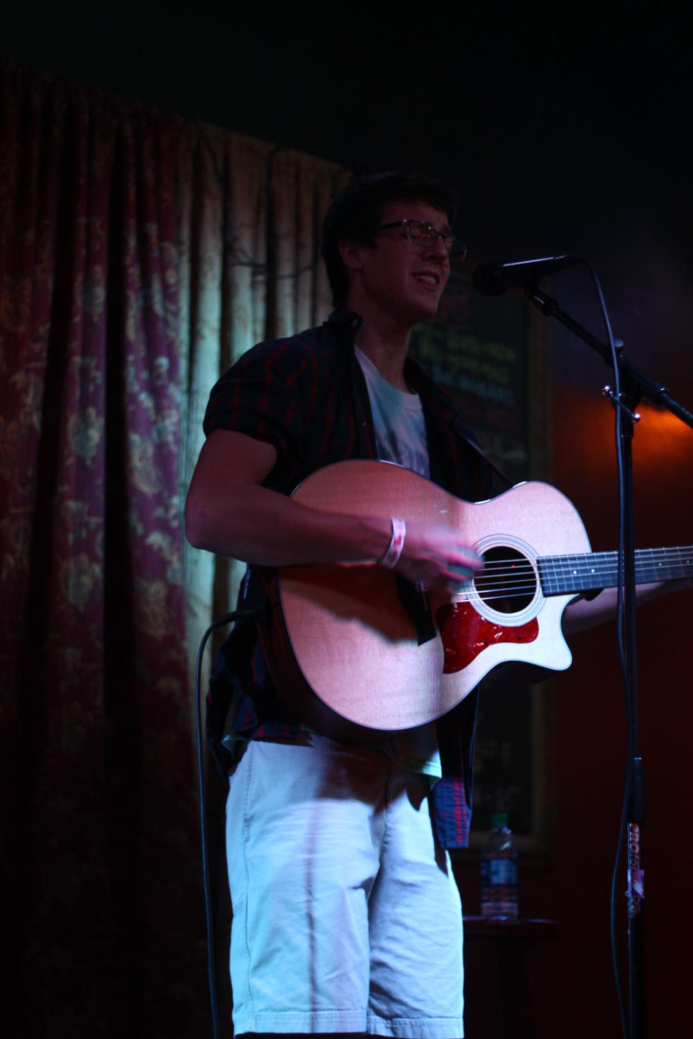 Cal Nelson, freshman commercial music composition major, leading off as the night’s first performer at the Funky Buddha Lounge & Brewery in Boca Raton, Fla. Josh Talero | Contributing Photographer 