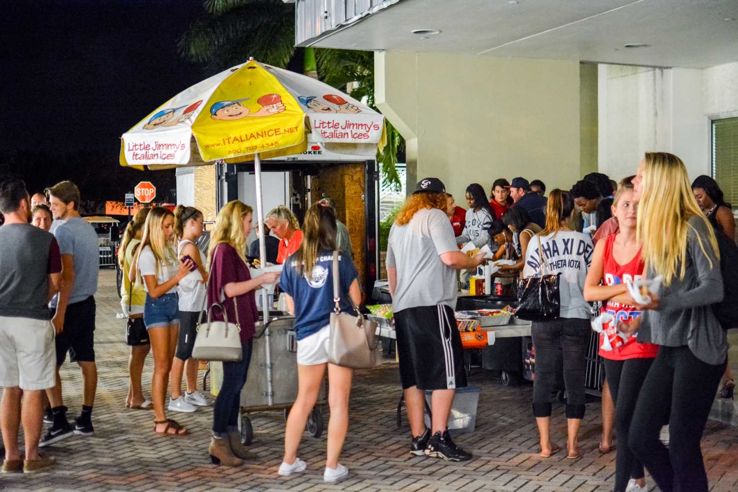 Students line up for free food outside of Red Hot Madness event on Tuesday, Oct. 28. Emily Creighton | Features Editor