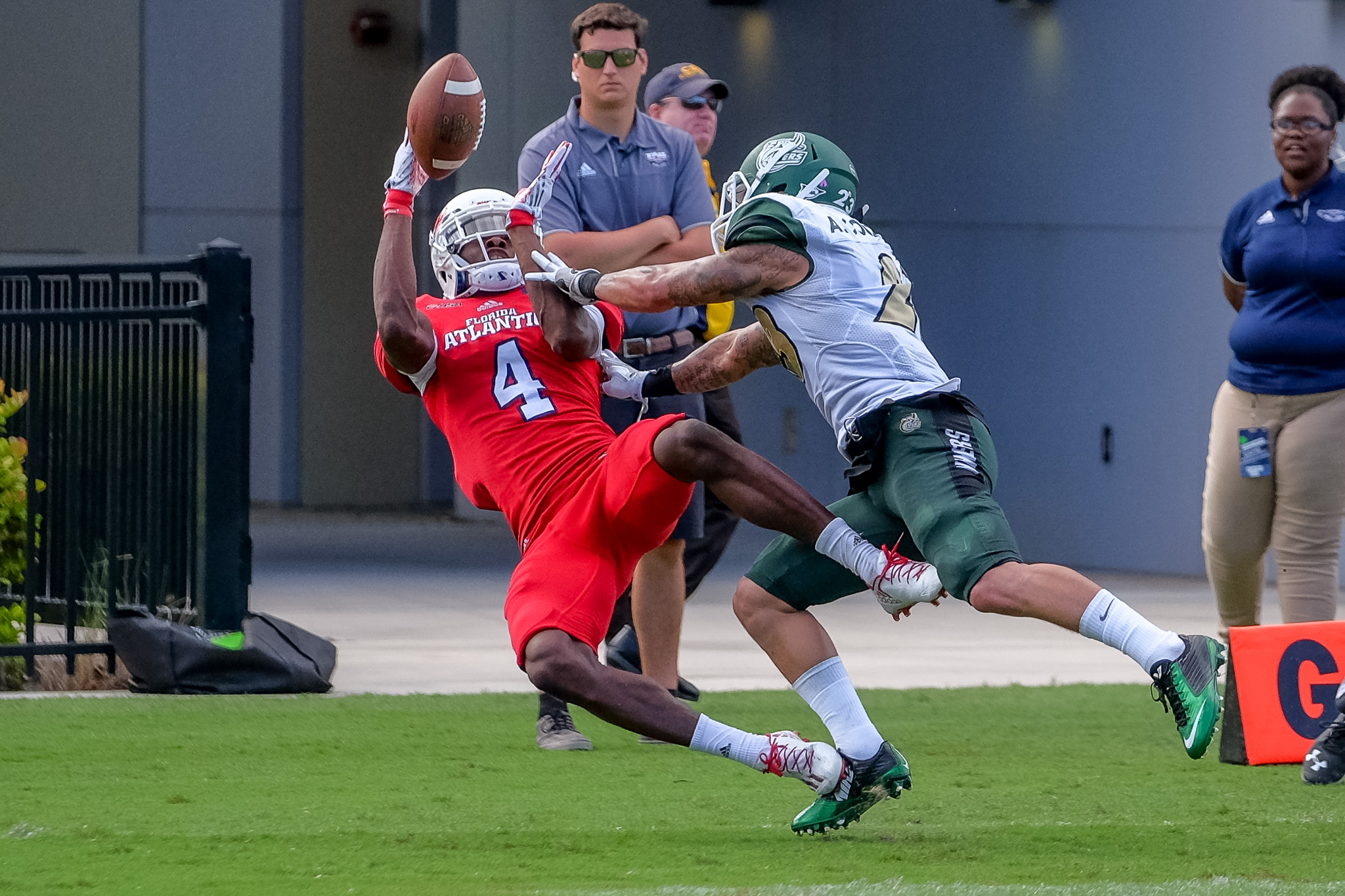 On the second to last play of the game, FAU redshirt junior wide receiver Kalib Woods (4) misses a catch from quarterback Jason Driskel.