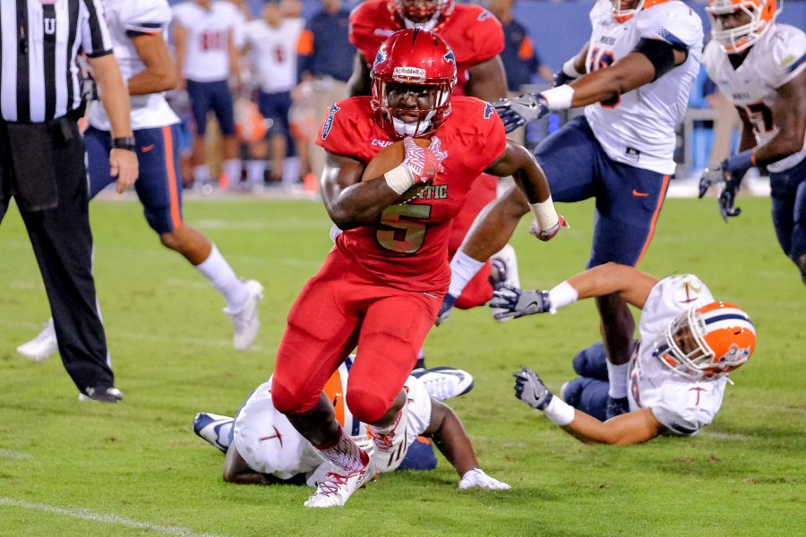 Owls+running+back+Devin+Singletary+%285%29+passes+multiple+UTEP+defenders+for+a+first+down+in+last+Saturdays+victory+over+UTEP.+Mohammed+F+Emran+%7C+Staff+Photographer
