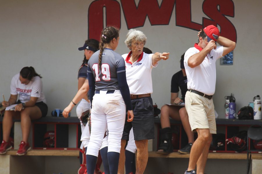 Coach Joan Joyce talks with sophomore Lauren Whitt (19) during a timeout inn the Owls April 14 game versus the University of North Florida. Alexander Rodriguez | Contributing Photographer