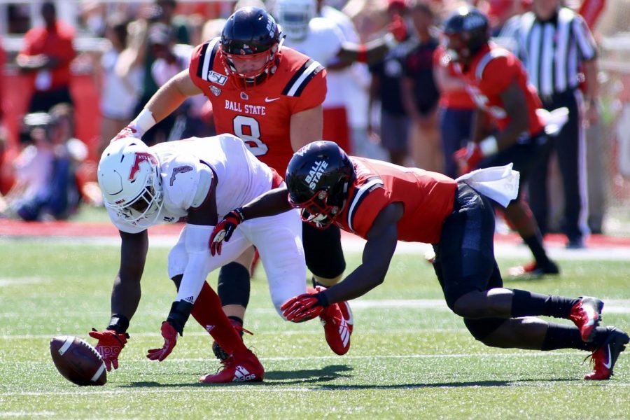 Senior linebacker Rashad Smith won Conference USA player of the week with two fumble recoveries and six tackles to go along with a sack and a forced fumble against Ball State. Photo courtesy of FAU Athletics. 
