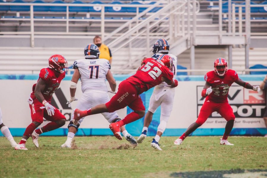 Redshirt+freshman+Jaylen+Joyner+ended+the+day+with+three+sacks+and+five+total+tackles.+Photo+by+Alex+Liscio.+