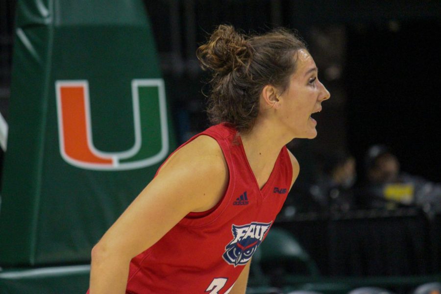 Alexa+Zaph+%28%2334%29+had+five+points+and+seven+rebounds+despite+committing+seven+turnovers+in+the+loss+at+Miami+on+Nov.+18%2C+2021.+Photo+courtesy+of+FAU+Athletics.