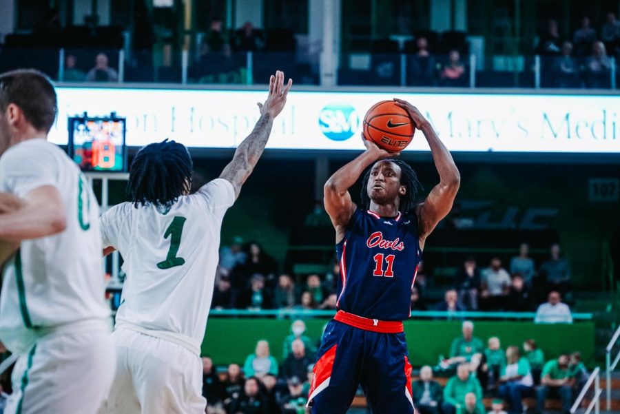 Michael Forrest (#11) scored a game-high 27 points to lead FAU to its first road win of the season against Marshall on Jan. 8, 2022.