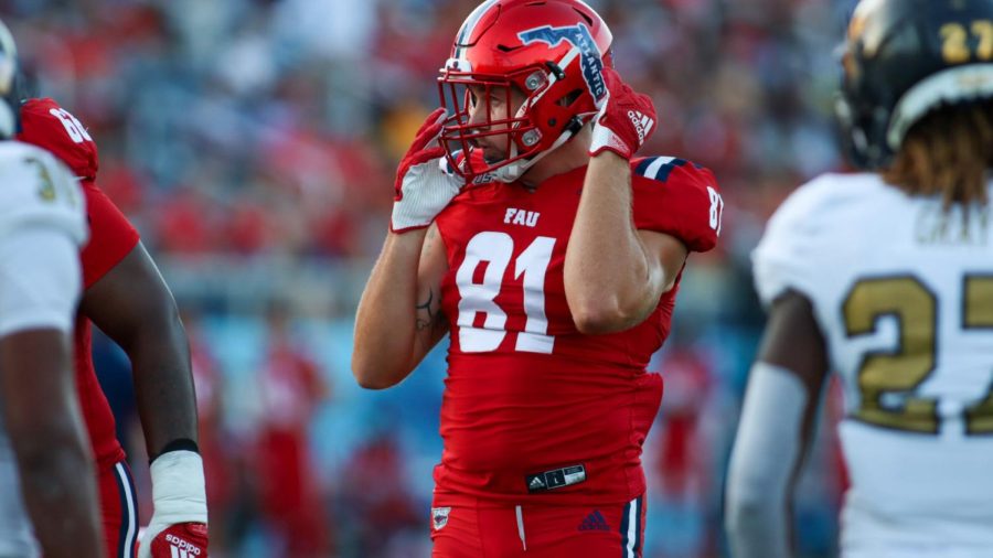 University Press stock photo of tight end Austin Evans.