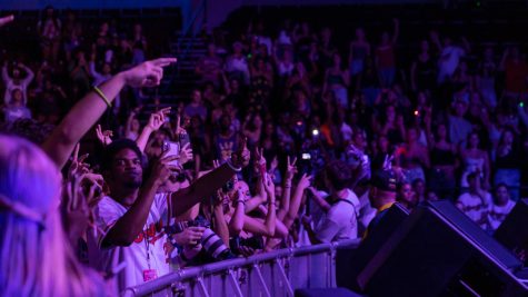 FAU students finally hyped up for the long awaited finale featuring Nelly after delays and other performances during the 2022 annual Bonfire event.