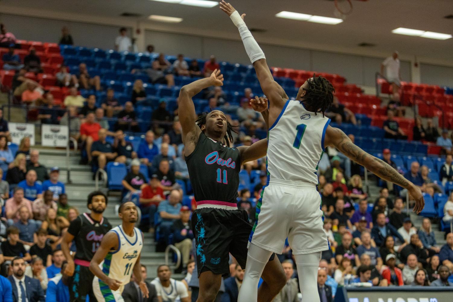 Men's Basketball: Owls mount late comeback to take down North Texas 50-46