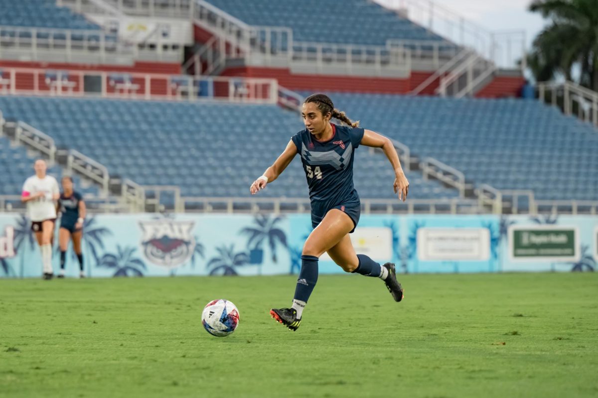 Photo+of+midfielder+Leila+Etemadi+%28%2354%29+in+the+Owls+first+game+in+the+American+Athletic+Conference+against+Little+Rock+on+August+17%2C+2023.