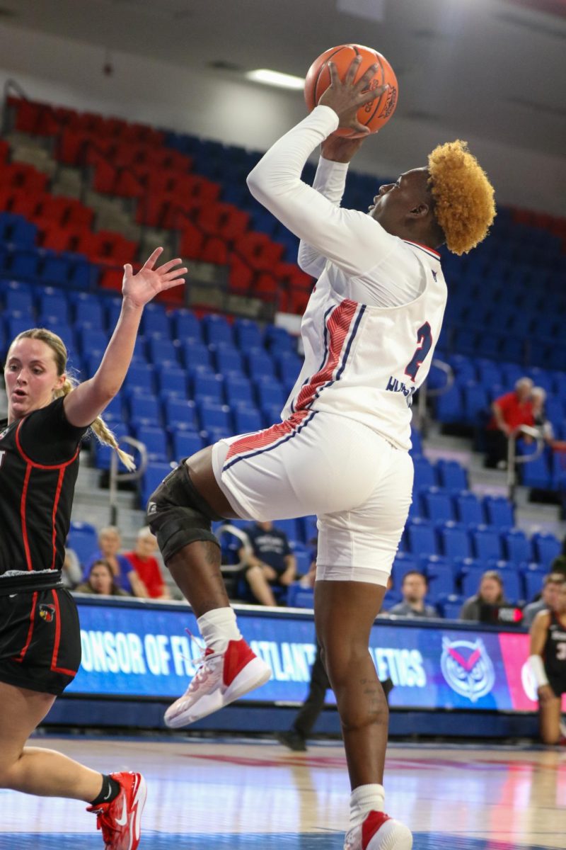 FAU+sophomore+guard+Aniya+Hubbard+drives+in+for+the+layup+during+their+90-43+win+against+Barry+University+on+Wednesday%2C+Nov.+1%2C+2023+at+Eleanor+Baldwin+Arena.