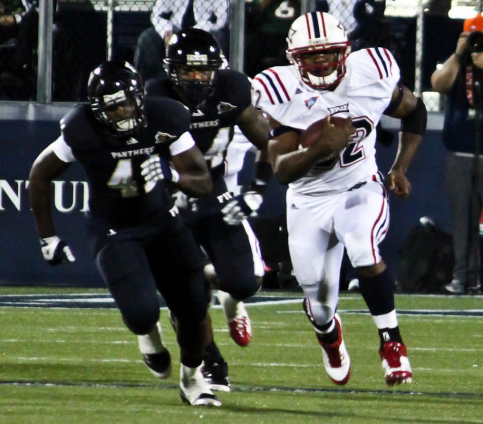 FAU senior running back Alfred Morris is now the all-time leading rusher in school history with 3,159 total yards for his career. Photo by Abhi Sahni.